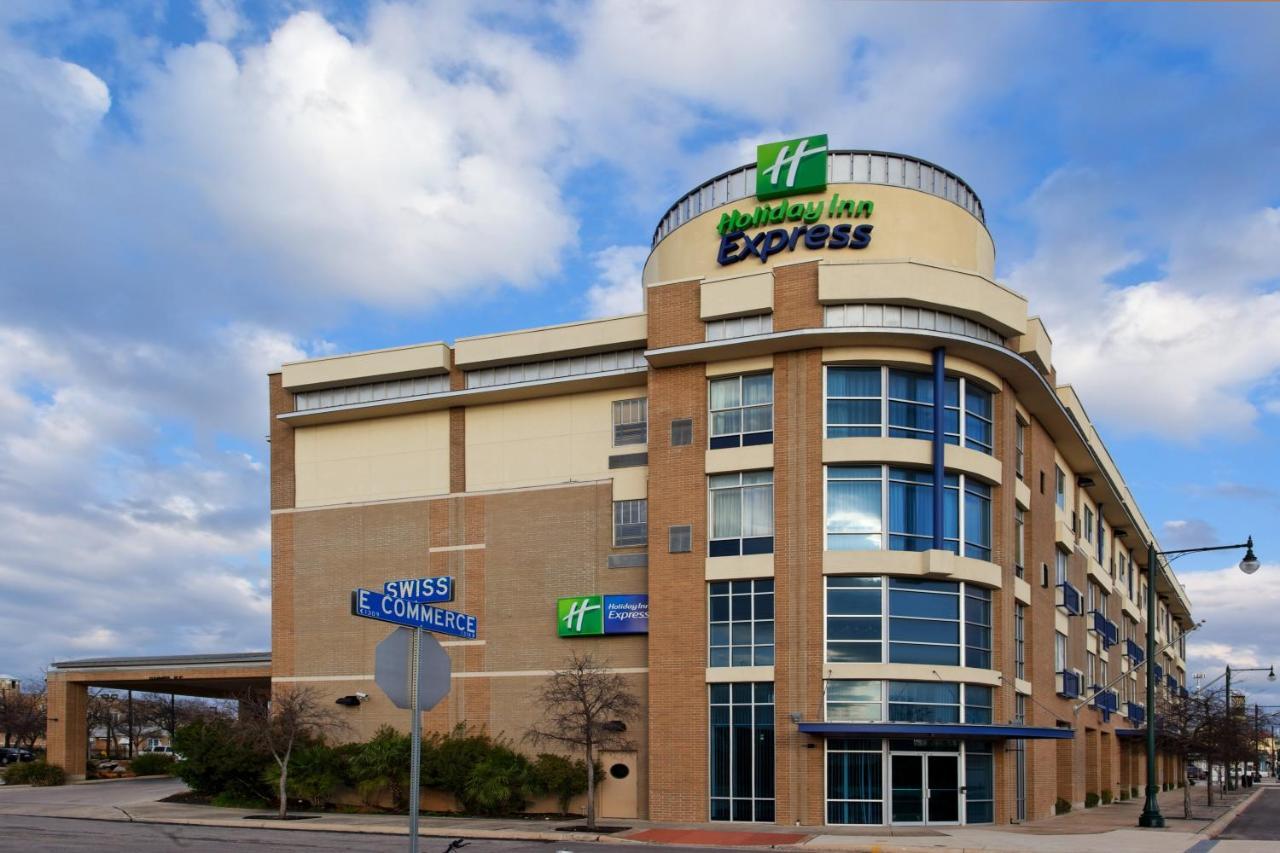 Holiday Inn Express Hotel & Suites San Antonio - Rivercenter Area By Ihg Bagian luar foto