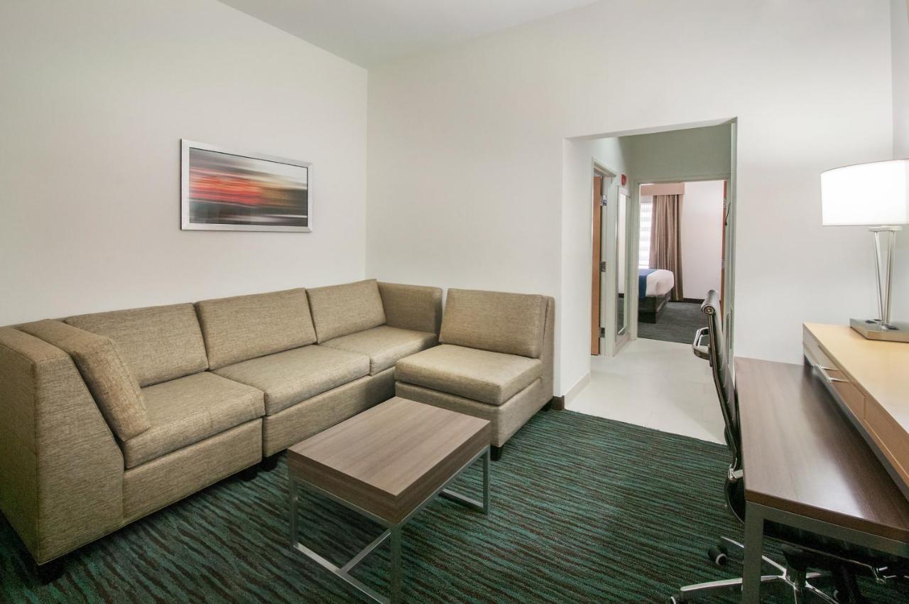 Holiday Inn Express Hotel & Suites San Antonio - Rivercenter Area By Ihg Bagian luar foto