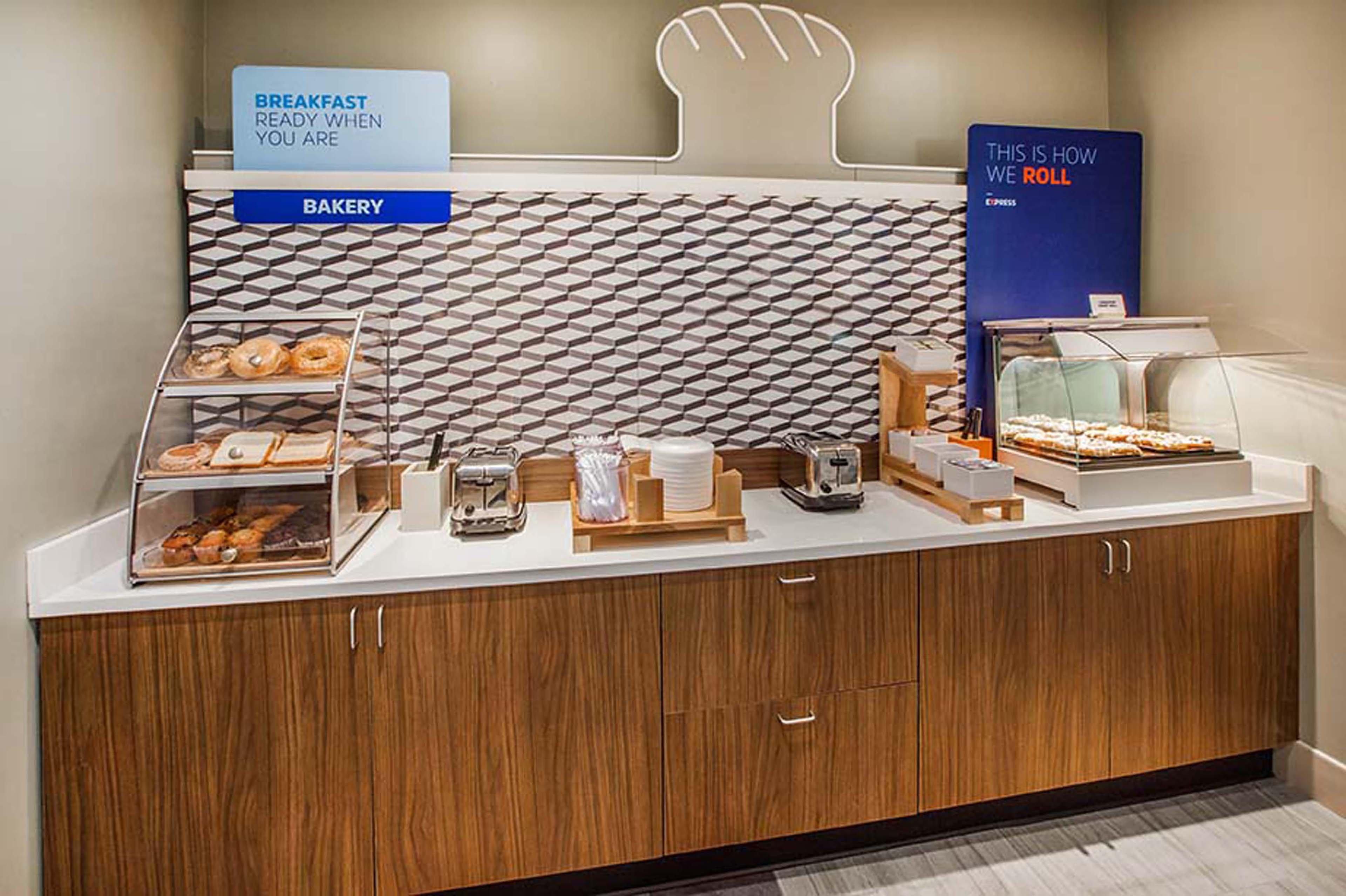 Holiday Inn Express Hotel & Suites San Antonio - Rivercenter Area By Ihg Bagian luar foto