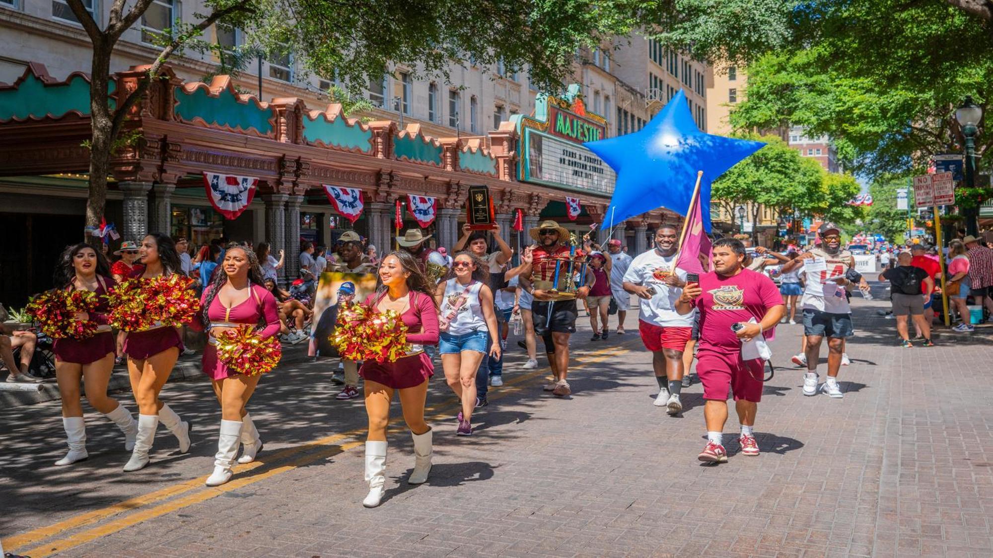 Holiday Inn Express Hotel & Suites San Antonio - Rivercenter Area By Ihg Bagian luar foto