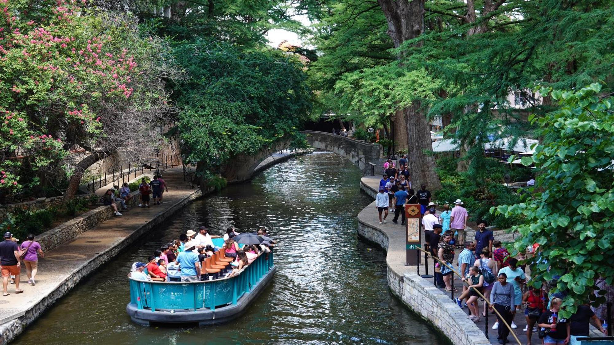 Holiday Inn Express Hotel & Suites San Antonio - Rivercenter Area By Ihg Bagian luar foto
